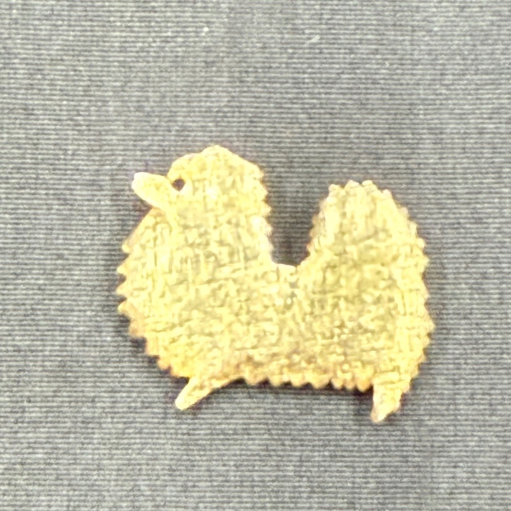 Vintage Gold Tone Pomeranian Dog Brooch Pin Textured Fluffy Critter 60s-70s
